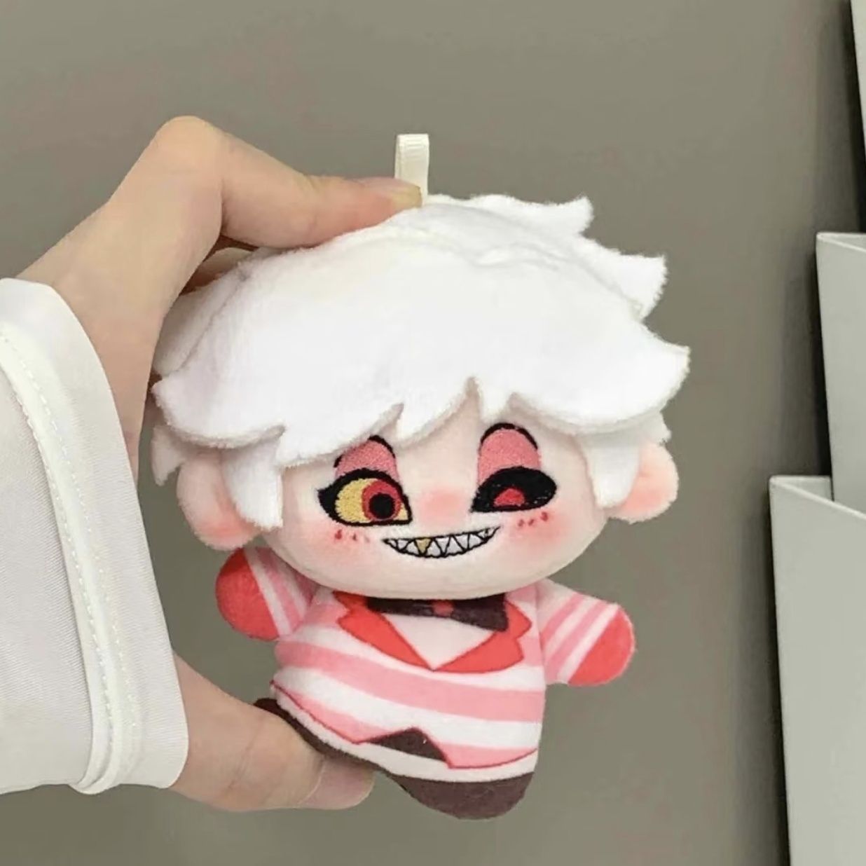 Anime Hazbine Alastor Anthony  - огляд і ціна Cosplay Plushie Prop